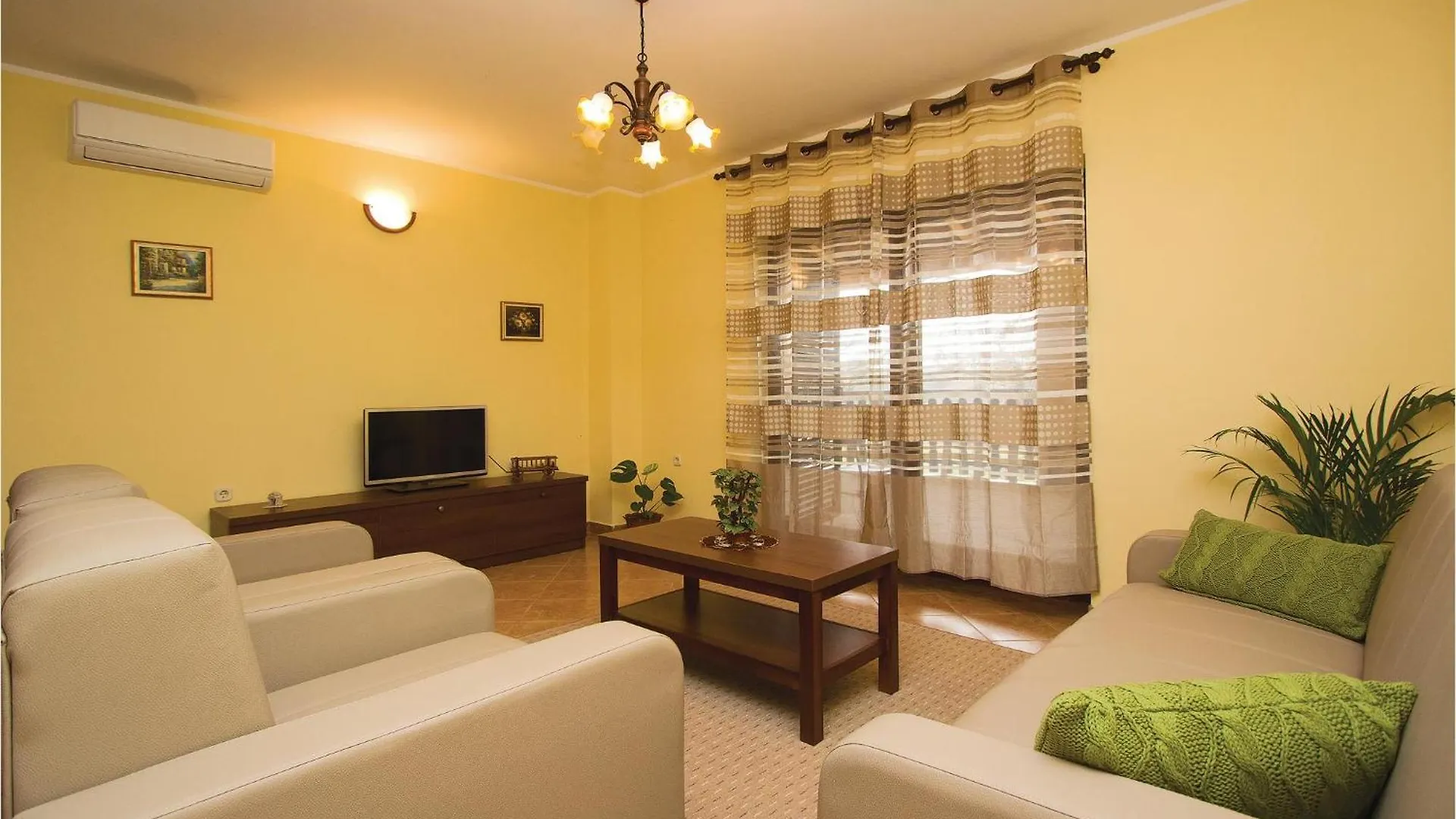 Pet Friendly Home In Bonasini Butkovići